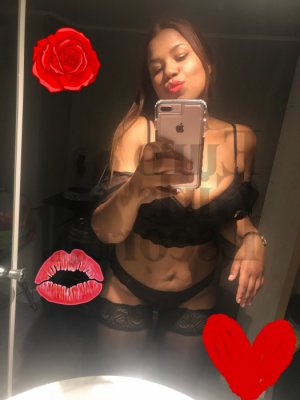Dioula call girls in Newington Forest Virginia
